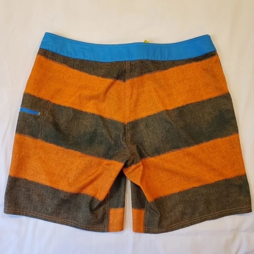 The North Face Board Shorts Men's Size 36‎ Orange and Green Stripe